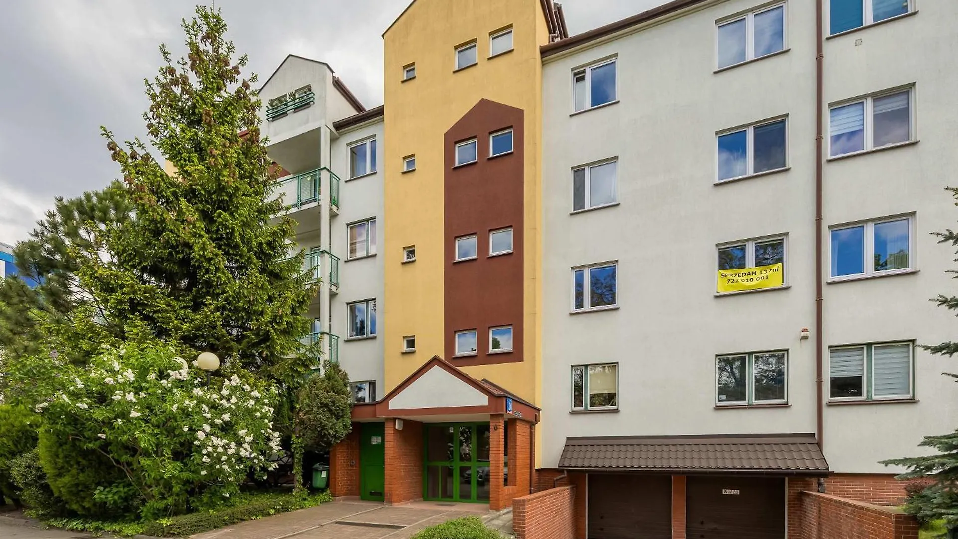 Spacious Apartment With 4 Bedrooms And Parking In Warsaw'S Ochota By Nolegi Renters Lengyelország