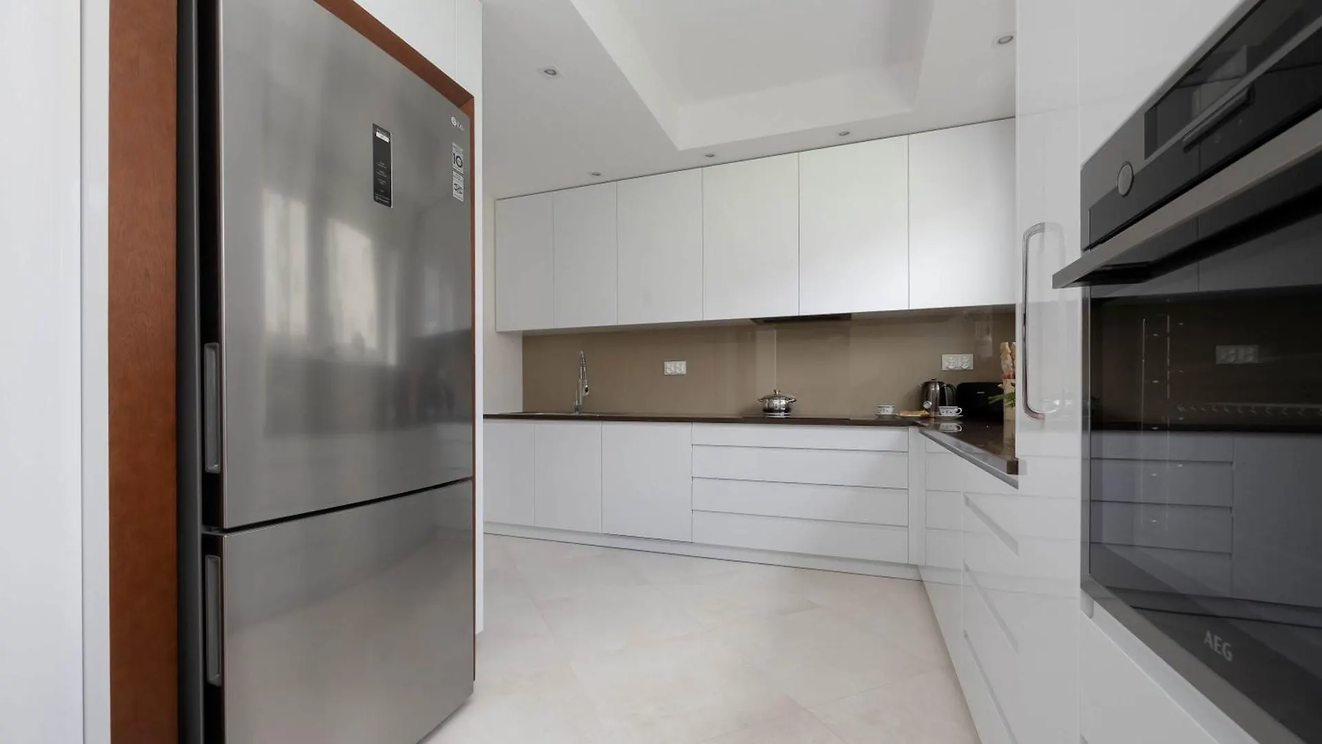 Spacious Apartment With 4 Bedrooms And Parking In Warsaw'S Ochota By Nolegi Renters
