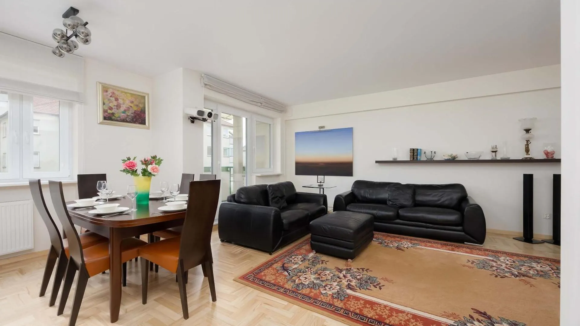 Spacious Apartment With 4 Bedrooms And Parking In Warsaw'S Ochota By Nolegi Renters